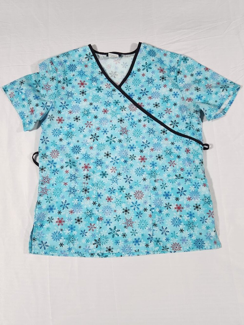 Cherokee Small Scrub Top Blue With Snowflakes Women's Medical Uniform